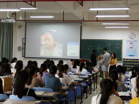 说明: E:\段超华\2018-2019\下学期\新闻稿\化妆培训\IMG_8902.JPG