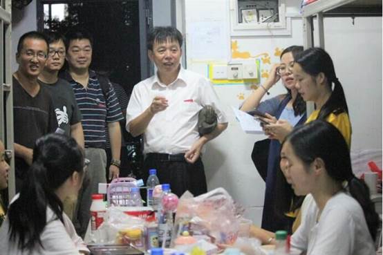 说明: 领导下宿舍