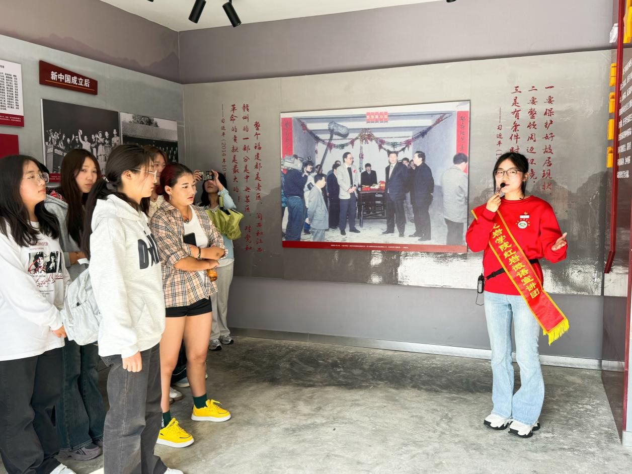 20250317 二改 经济与管理学院举办“石榴映红传薪火,共话团结谱新篇”少数民族学生座谈会新闻稿-20250317-张童量.jpeg