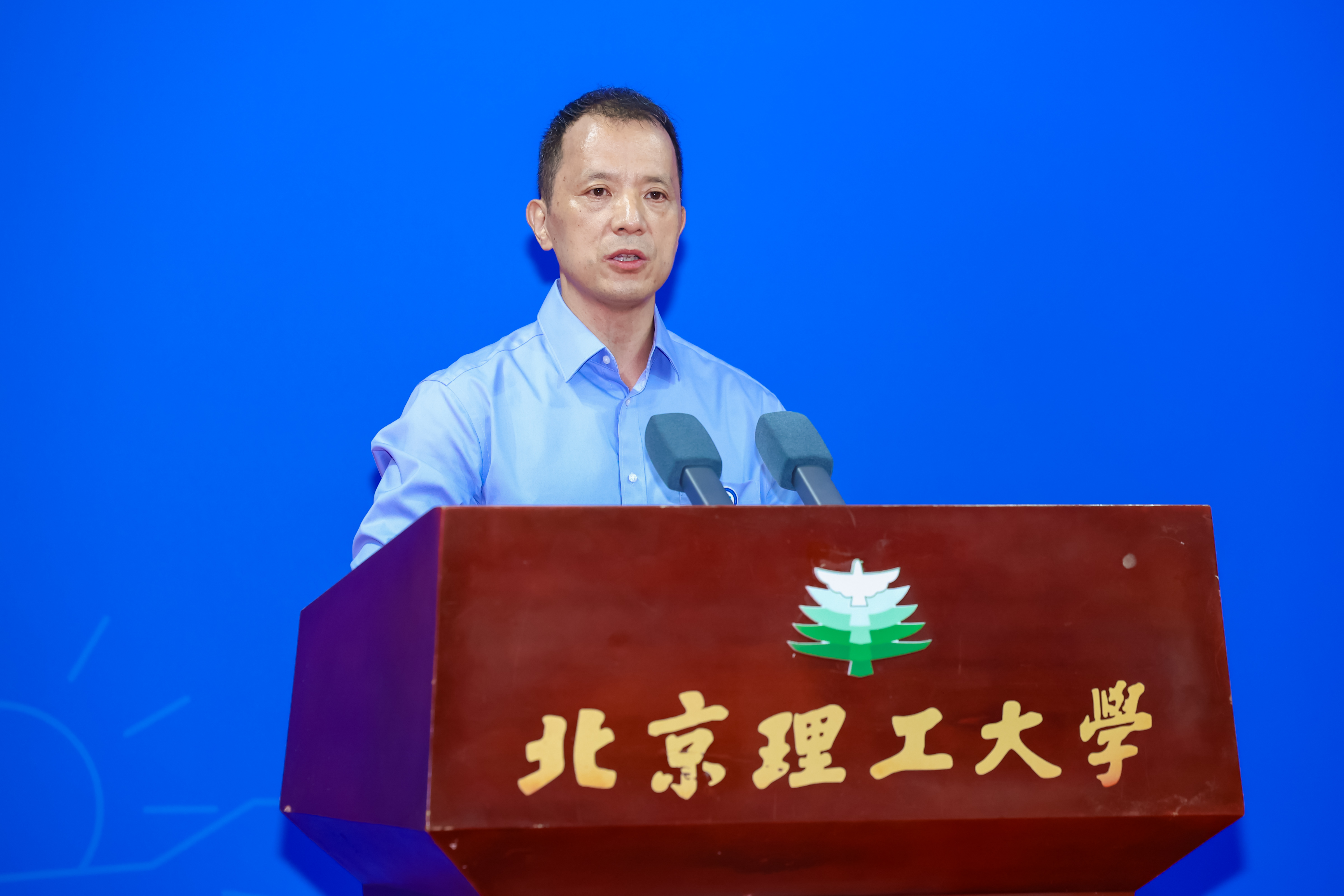 7钱新明讲话.JPG